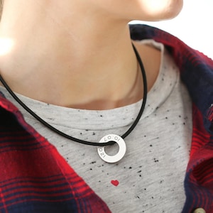 Collar de hombre grabado collar de hombre coordenadas cuero napa 2,5 mm mujer hombre unisex joyas, personalizado, nombre datos hijos nietos