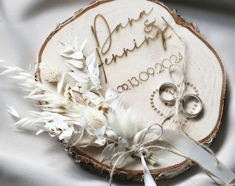 Ringkissen Trauring Halter Ringhalter Hochzeit Blumen weiß natur boho Land Namen Brautpaar Datum Gravur wedding personalisiert personalized