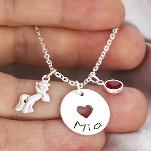 Collar para niños Joyas de caballo Collar de caballo Colgante con nombre de poni Cadena de plata de 17 mm Colgante con nombre grabado Piedra de nacimiento Cristal Idea de regalo para niños
