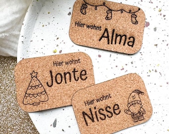 Wichtel Fußmatte mit Namen aus Kork | Miniatur Fußabtreter personalisiert mit Wunschtext | Wichtelzubehör fürs Wichtelhaus aus Holz