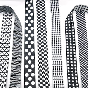 1 metro, fettuccia Bianco&Nero, 30 mm, Hanabi, vari motivi: cuori, stelle, punti, motivo a spina di pesce