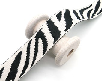 2 meters (EUR 2.20/meter) webbing zebra in black/white