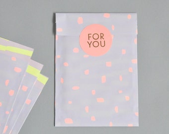 Geschenktüten Punkte Frühling  | Lila /Neoneffekt  | Papiertüten Flatbags