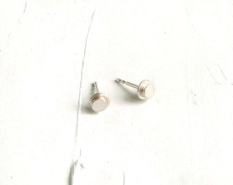 mini silver earrings, round