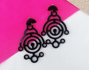 CROP CIRCLES – ARRAY. Large geometric acrylic earrings for women – two color options