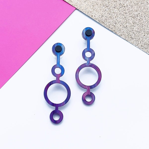 CROP CIRCLES – BUBBLES. Large geometric acrylic earrings for women – two color options