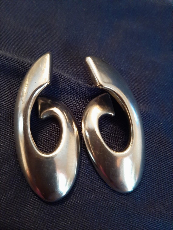 Sterling Silver Oval Hollow Loop Pierced Earrings 