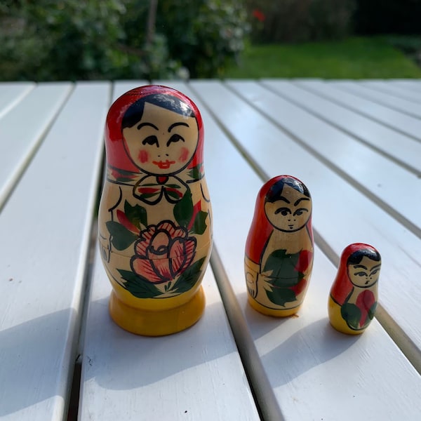 Vintage Babushka Matrioschka Folklore beautifully painted 3 pieces