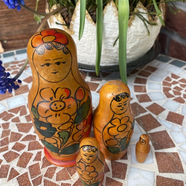 Vintage Babushka Matrioschka Folklore Beautifully Painted 4pcs