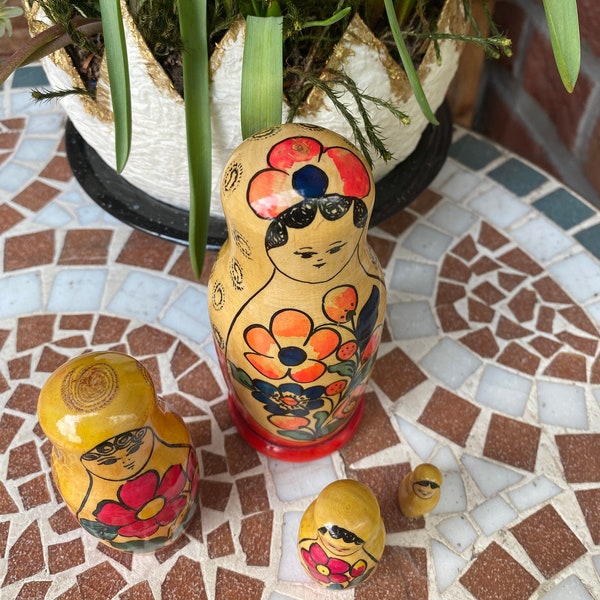 Vintage Babushka Matrioschka Folklore prachtig geschilderd 4pcs