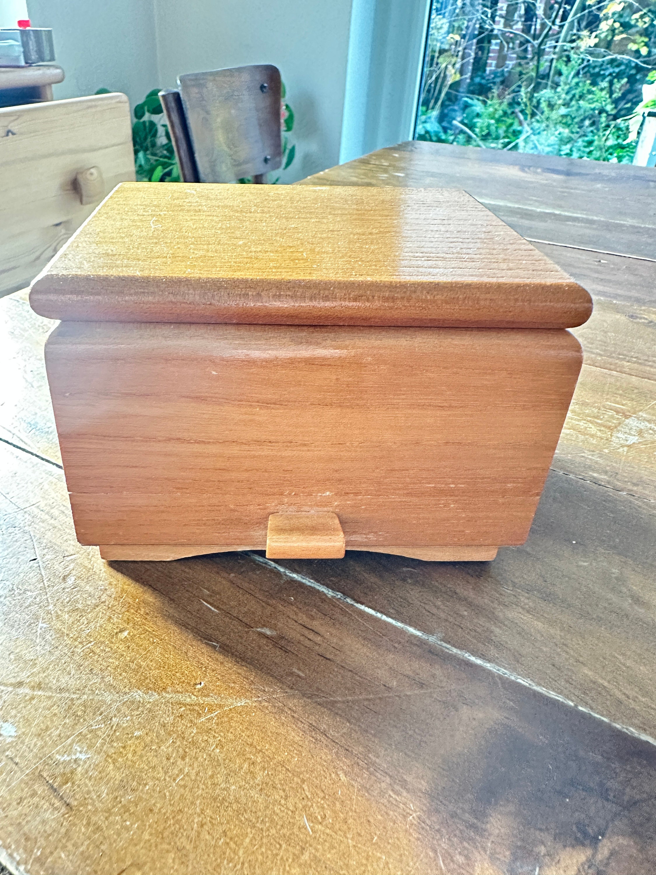 Small wooden box, mid-century cute jewelry box