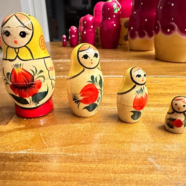 Vintage Babushka Matrioschka Folklore beautifully painted 4 pieces 7 cm