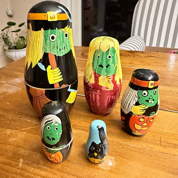 Vintage Babushka Matrioschka Folklore beautifully painted 5 pieces 16 cm