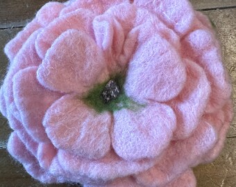 Filzblüte Brosche, Anstecknadel rosa handmade riesig