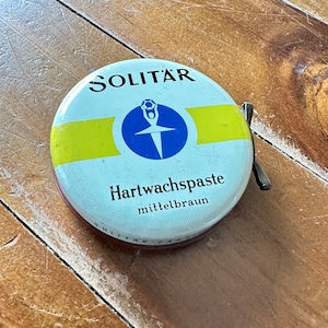 Solitaire tin - beautiful vintage tin, brocante, vintage, shabby chic - tin can round shape