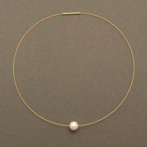 Gilded Circlet with Pearl Pendant image 2