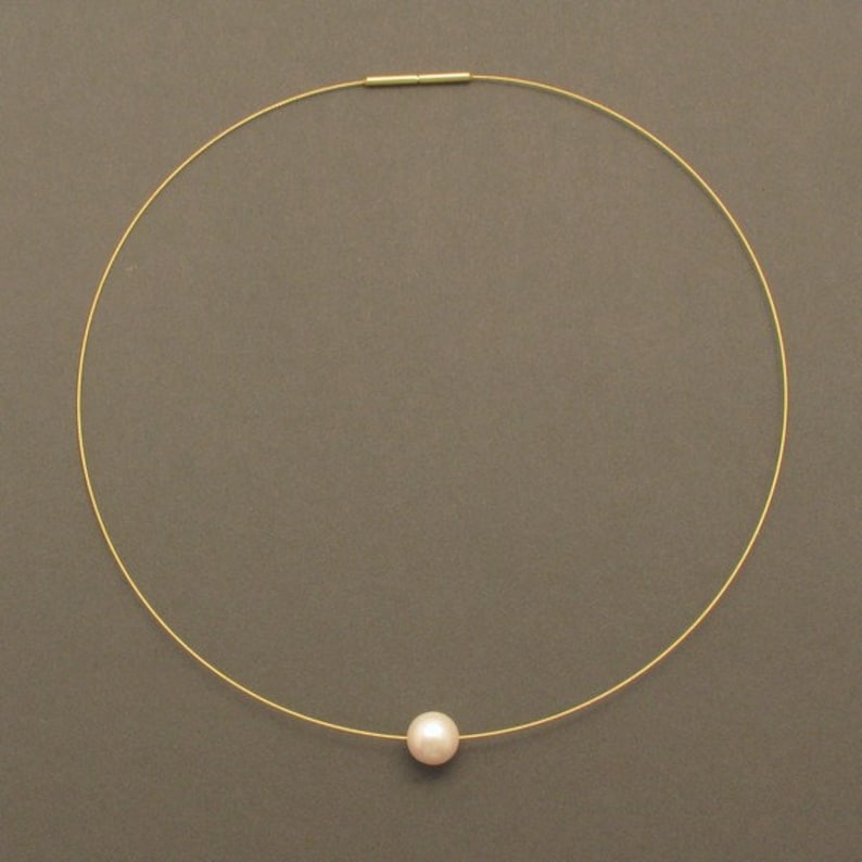 Gilded Circlet with Pearl Pendant image 2