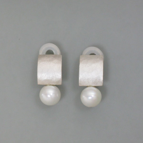 Pearl ear clips with silver