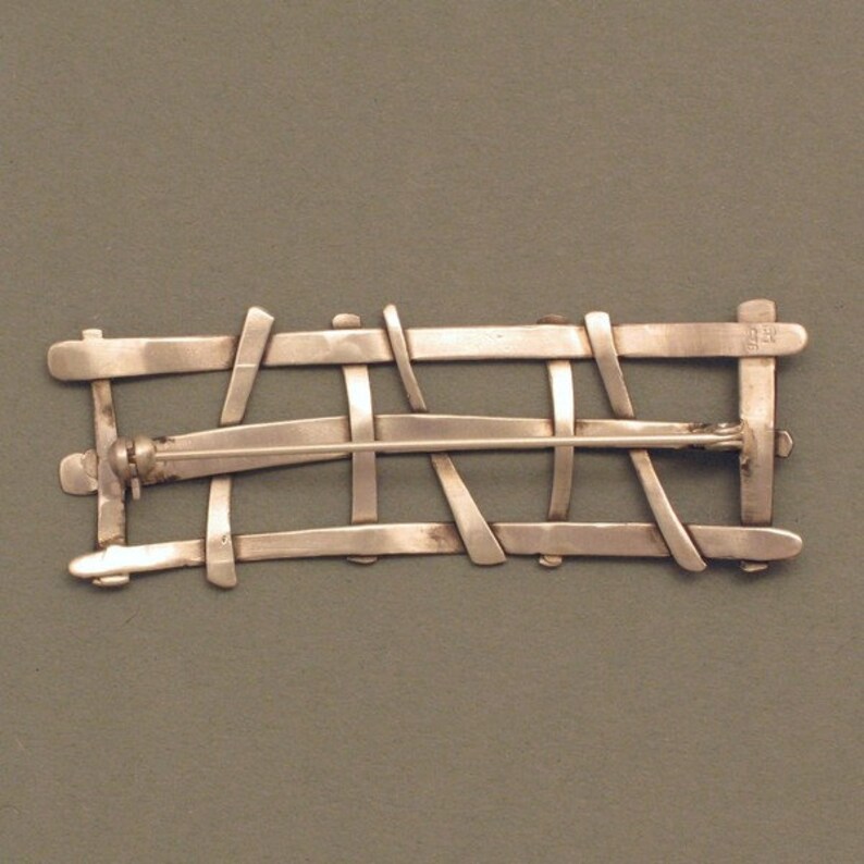 Silver brooch braided struts narrow, blackened image 4