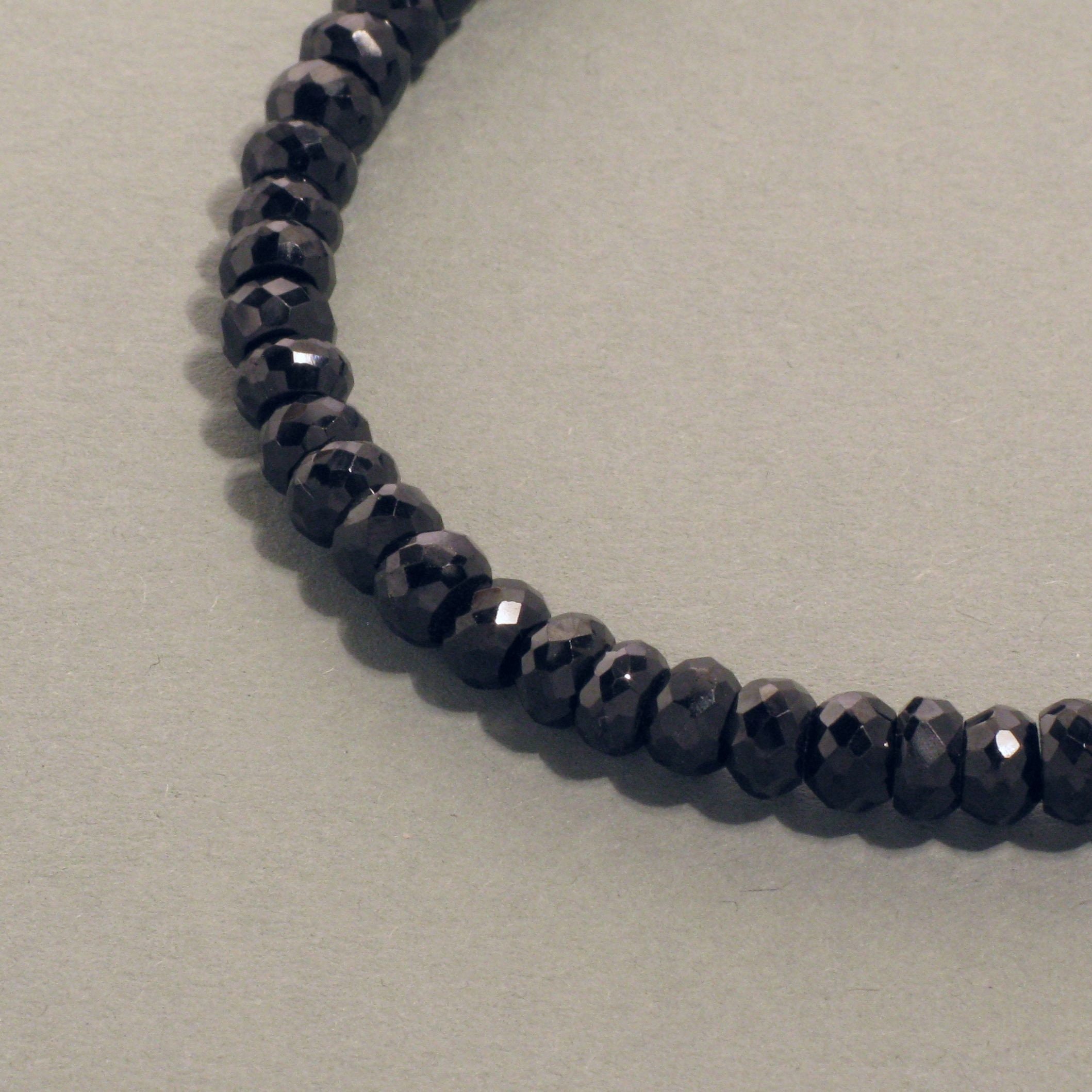 Perline Rotonde Sfuse In Pietra Naturale Sfaccettata Di Spinello Nero - Foto 2