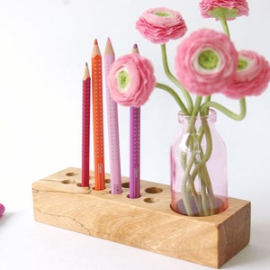 Stifthalter mit Blumenvase Bild 3