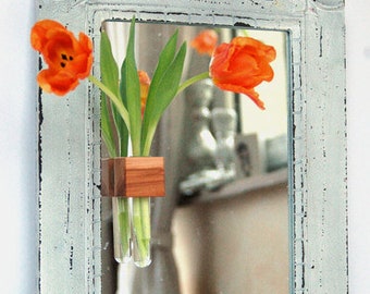Fenstervase in Apfel, Vase mit Reagenzglas