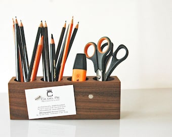 Pen holder with magnetic paper holder
