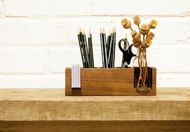 Pen holder with vase and card holder in nut Nussbaum