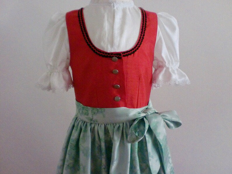 Kinderdirndl,Gr. 128 Nr.83 Bild 2