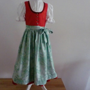 Kinderdirndl,Gr. 128 Nr.83 Bild 1