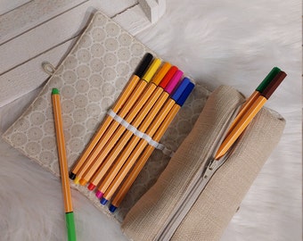 Federmappe (Farbbeispiel natur) mit extra Fach als Stifthalter aus Polstercanvas in 18 Farben
