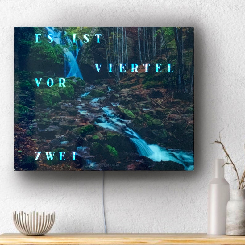 Wortuhr in zahlreichen Varianten und Motiven WordClock Jupiter Schiefer Optik, Weißer Marmor, Space & mehr moderne LED Wanduhr Wald