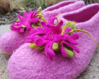 Filzschuhe  Pink mit Blüte und rutschfester Sohle