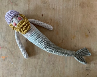 Sebastian, le sirène hipster, crocheté