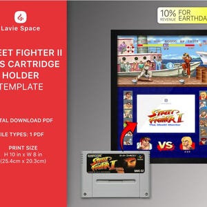 Może przedstawiać: Cyfrowy szablon do pobrania dla uchwytu na kartridż SNES Street Fighter II. Szablon jest plikiem PDF i jest przeznaczony do drukowania w rozmiarze 10 cali na 8 cali (25,4 cm x 20,3 cm). Obraz przedstawia zakadrowany zrzut ekranu gry, kartridż i projekt szablonu.