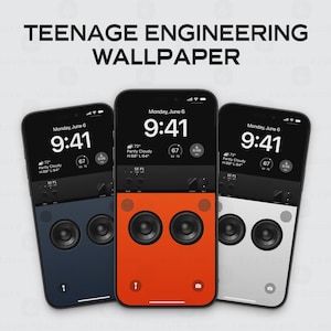 Op de afbeelding: Drie smartphones met een aangepaste wallpaper met een luidsprekerontwerp. De telefoons hebben verschillende kleurenschema's: marineblauw, oranje en wit. De weergegeven tijd is 9:41 uur. De tekst "TEENAGE ENGINEERING WALLPAPER" staat bovenaan.