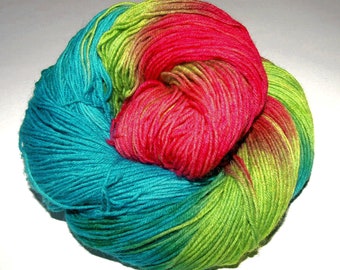 Sockenwolle "Papagei" handgefärbt,  100g, gerne stricke ich Socken aus dieser Wolle für Dich auf Anfrage