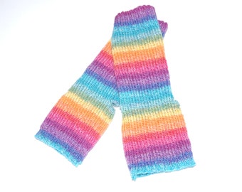 Yogasocken in Regenbogenfarben - Tanzsocken- Pilatessocken-, handgestrickt,  onesize