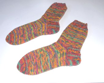 Kinderstrümpfe Gr. 32/33  handgestrickt , schöne bunte Socken für warme Füße