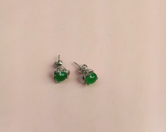 vintage earrings silver with green gemstone, small stud earrings, gift for girlfriend/ sister/ mother