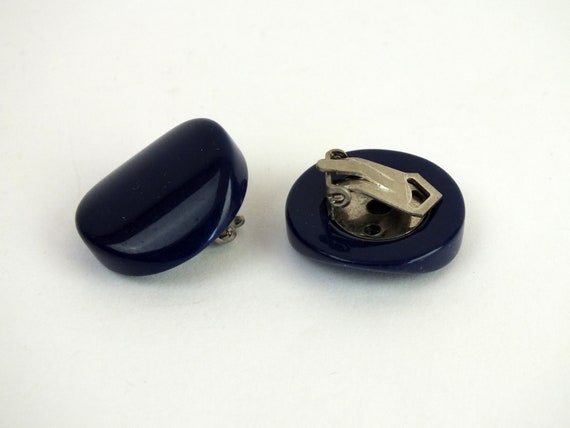 vintage ear clips blue violet, old plastic costum… - image 3