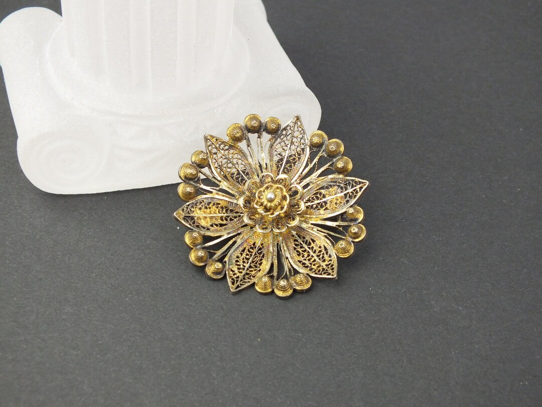 アンティーク 800 シルバー フラワー ブローチ 繊細な金メッキ - 古い