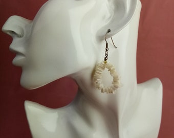 vintage earrings silver/cream with shell plates, hanging earrings, old costume jewelry from the 80s, gift for women