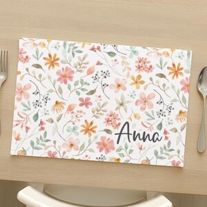Personalisiertes Platzset Blumen für Kinder | Textil-Tischset mit Namen | Geschenk für Kinder