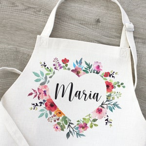 Schürze Blumenherz mit Name, Geschenk für Mama, Muttertag, Muttertagsgeschenk Bild 1