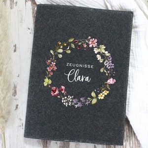 Zeugnismappe Filz mit Namen, Blumenkranz, Schulkind, Geschenk zur Einschulung, Schulanfang, Filzmappe, Dokumentenmappe