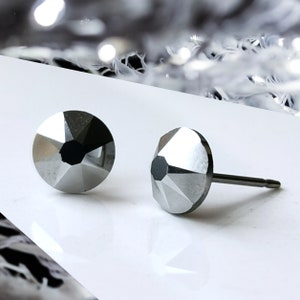 Titanium Silvery Chrome Coloured Stud Earrings. 6.5mm Wide, Nickel Free Hypoallergenic Earrings Made With Pure Titanium