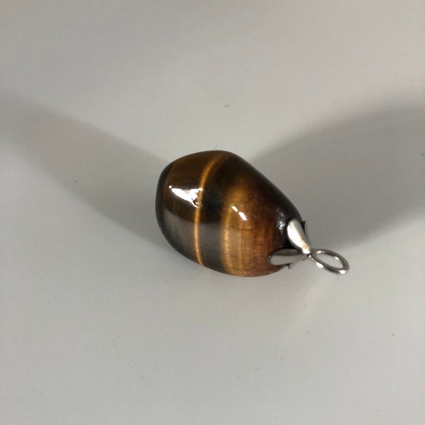 Beautiful - Vintage 1970s Tiger's Eye Natural Stone Necklaces Pendant for a Necklace - Silver-plated Eyelet in Flower Shape