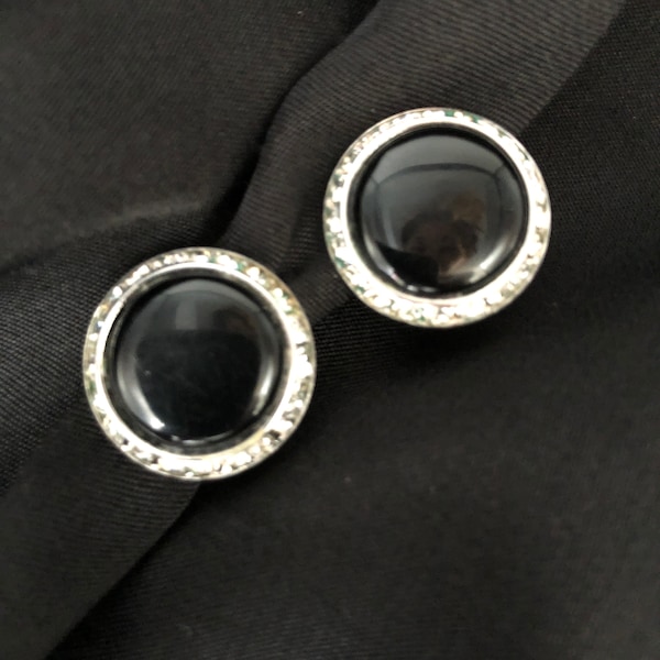 Designer LISNER Ohrclips signierte schwarze Lucite Cabochon & klare, wunderschön funkelnde Strass Steine, elegante Vintage 60s Clip Ohrringe