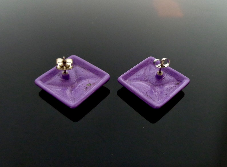 1970s Pucci Era Purple Black Enamelled Stud Earrings 2.2 cm \u00e9-60s-70s Rare purple /& black baked enamel Pierced post Earrings